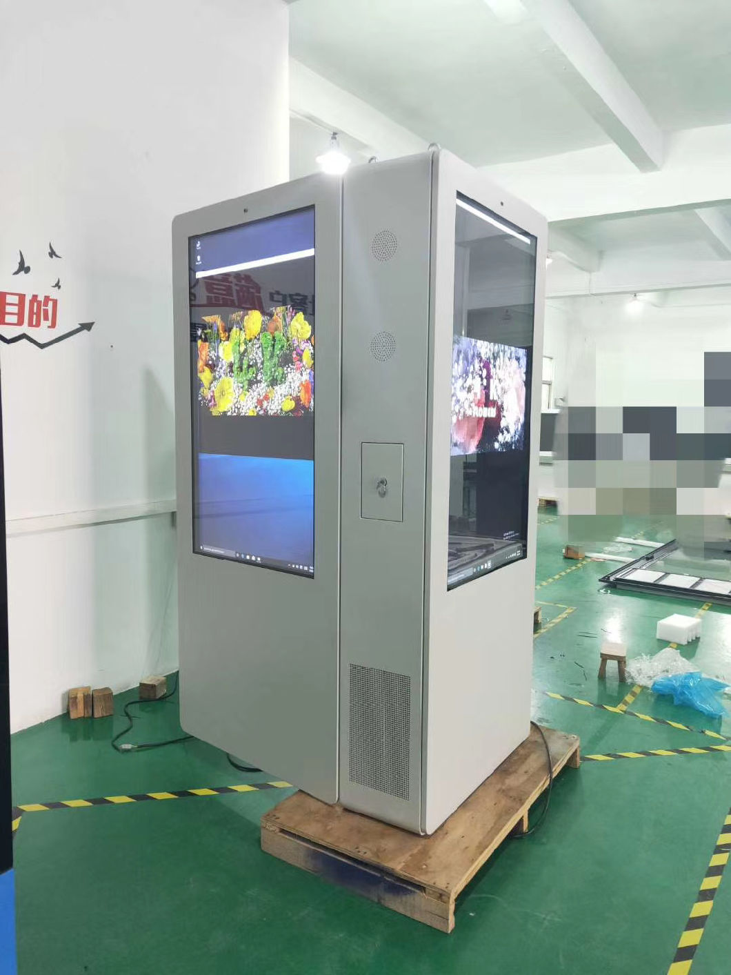 55 Inch Outdoor Double-Side LCD Display Self Service Airport Kiosk Touch Screen Multimedia Information Kiosk