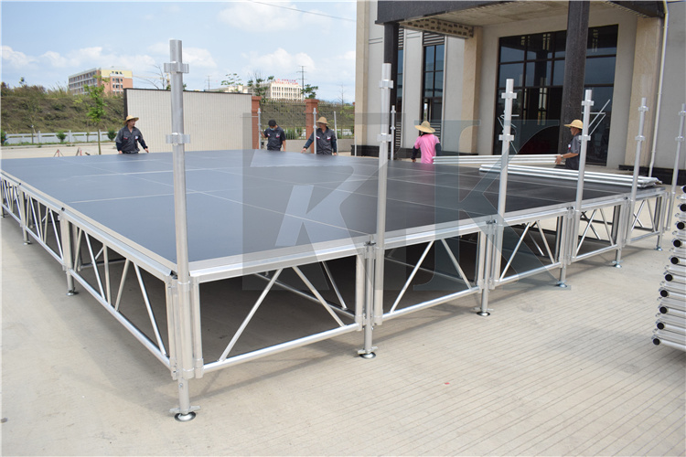 Outdoor Adjustable Portable Stage with Guardrail for Concert