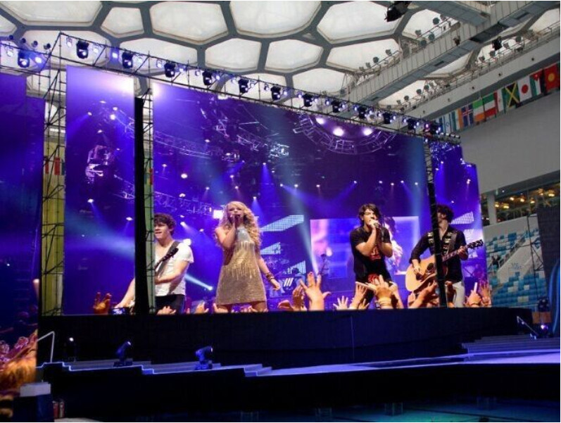 P2.6 Indoor LED Display Screen Rental Video Wall for Advertising