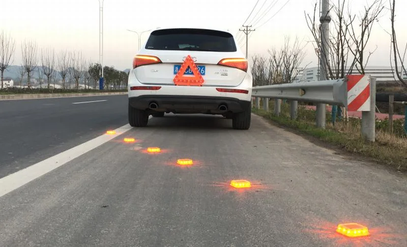 Light Roadside Rechargeable Magnetic Car Warning LED Road Flare Light