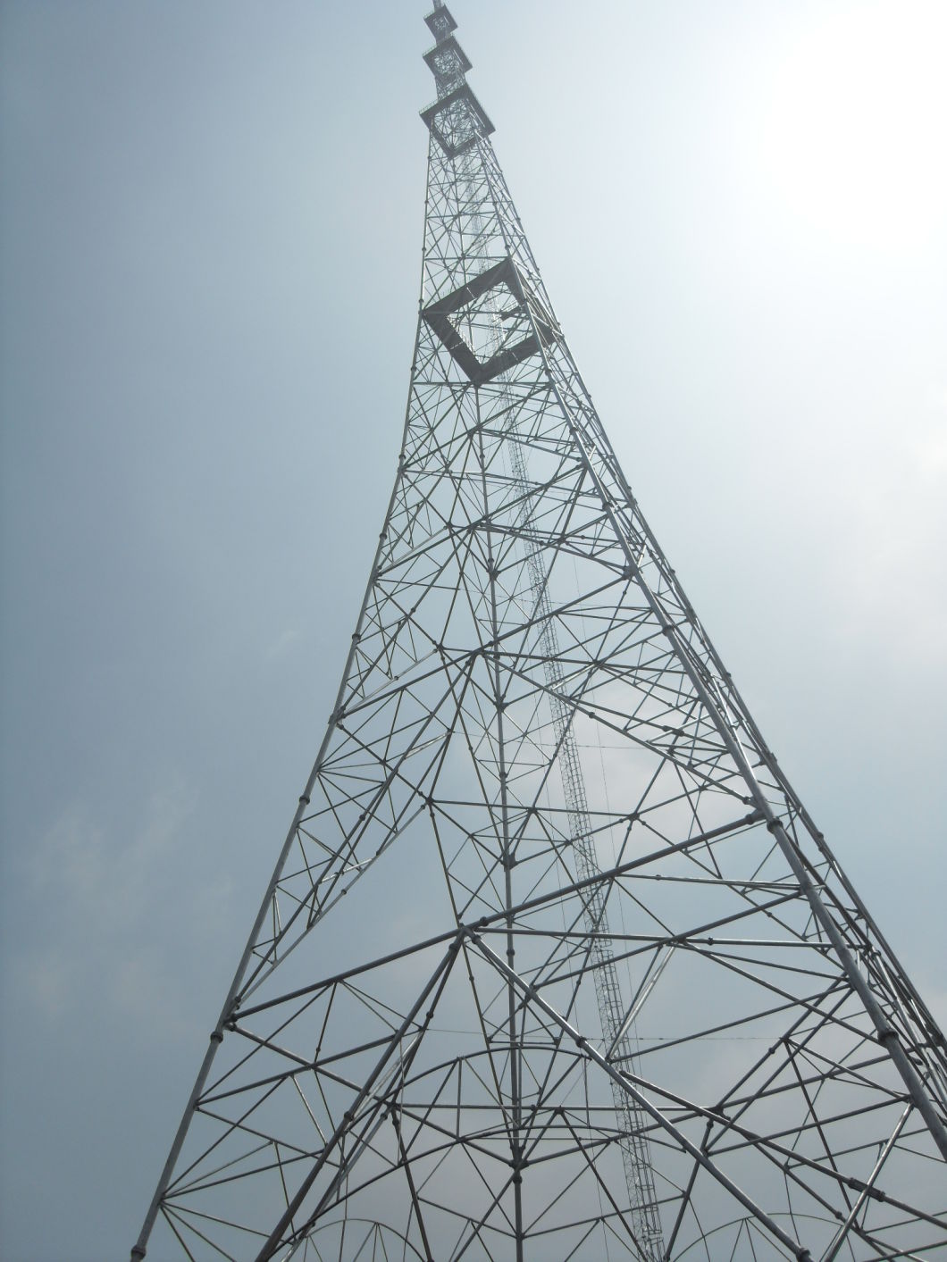 Telecom Tower Steel Pole Tower Communication Tower with Galvanized