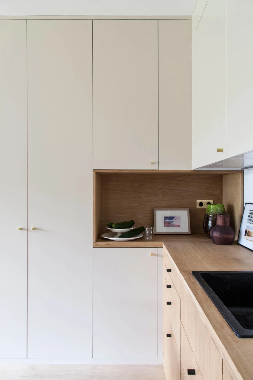 Pantry Cupboards Furniture Modern Wooden Veneer Rta Kitchen Cabinet