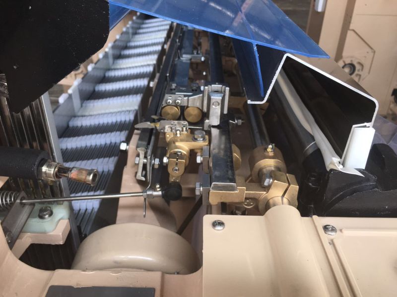 China Good Quality Wtaer Jet Loom Weaving Machine