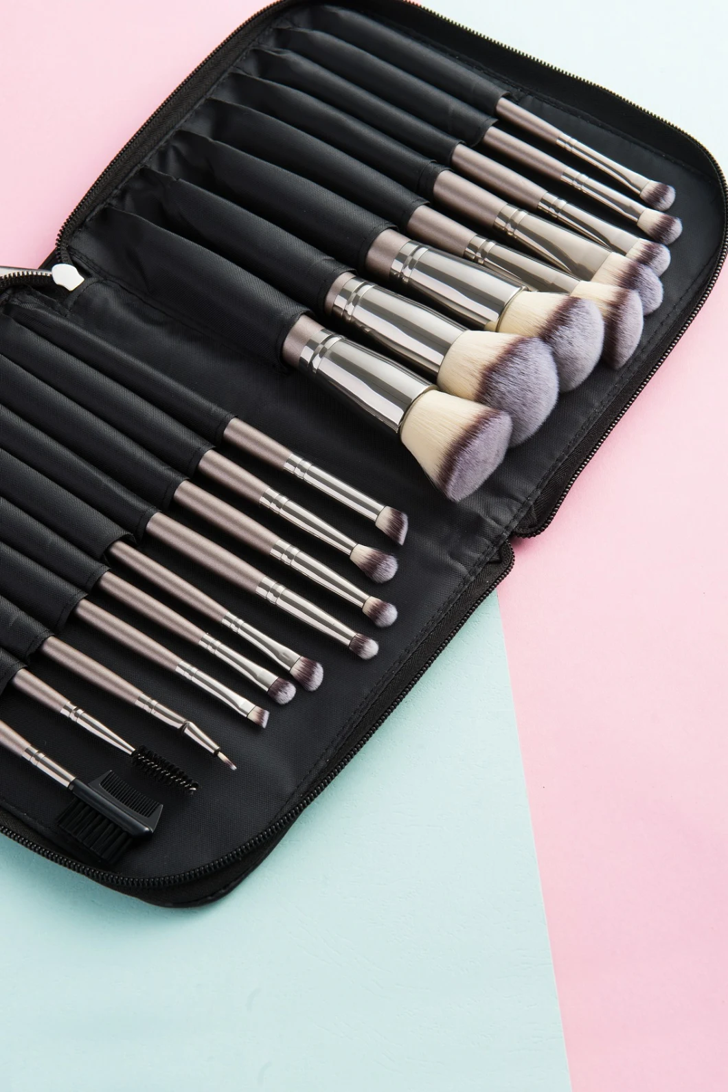 High Quality Professional Synthetic Hair Makeup Brush Set with Zipper Pouch