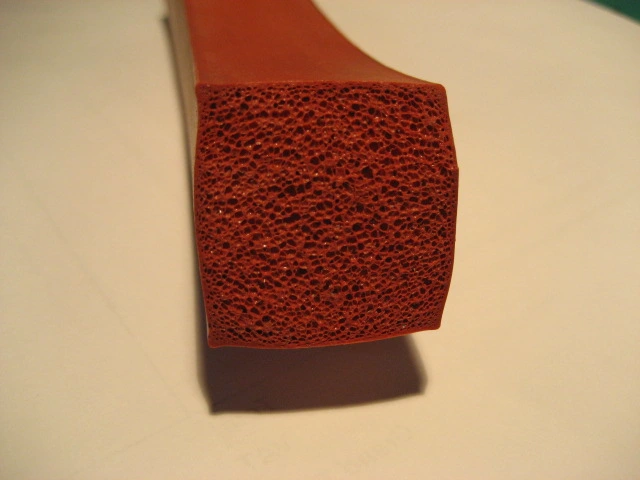 Closed Cell Silicone Sponge Extrusion, Silicone Sponge Profile, Silicone Sponge Cord with Red Color