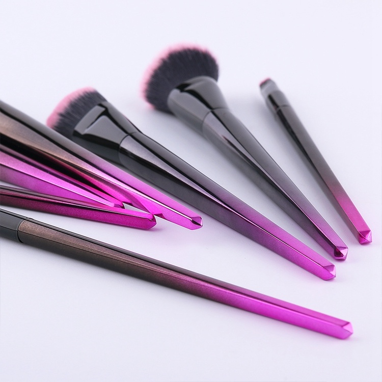 Factory Customized New 7PCS Beauty Lips/Eyebrow Foundation Brush Modeling Makeup Brush Set with Private Label