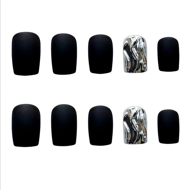 30 Pieces of Factory Direct Nailnina632-Frosted Smoked Black Water Ripple False Nails