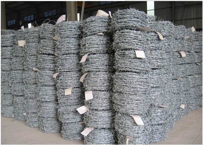 Galvanized Barbed Iron Wire High Quality / Positive and Reverse Twist Barbed Iron Wire