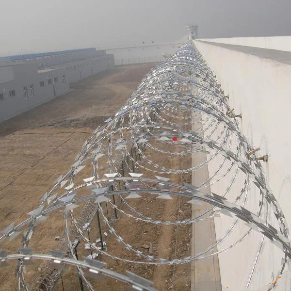 Perimeter Barrier Galvanised Bto-22 Barbed Razor Wire Concertina Wire