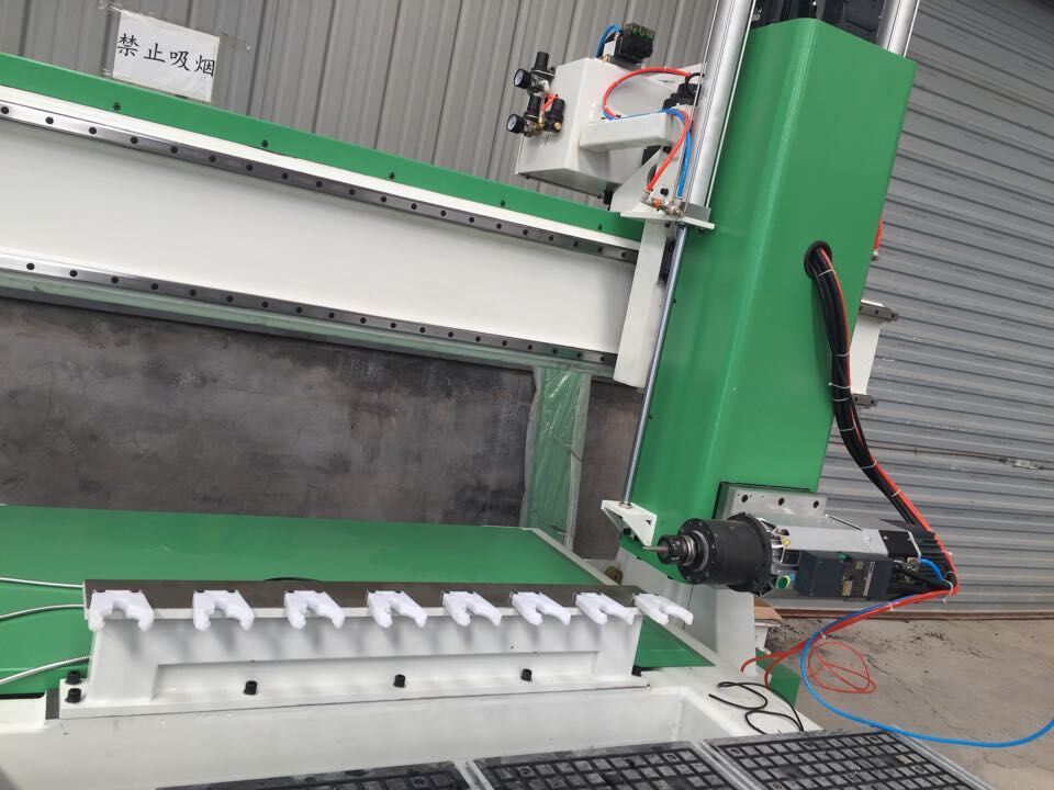 High Precision and Good Quality Four Axis CNC Machining Center