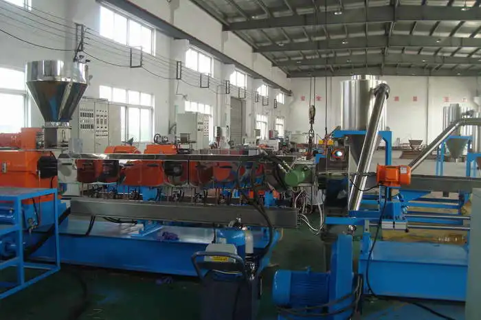 Shanghai Supplier Non-Woven Cloth Compound Making Extruder with Tdouble Screws