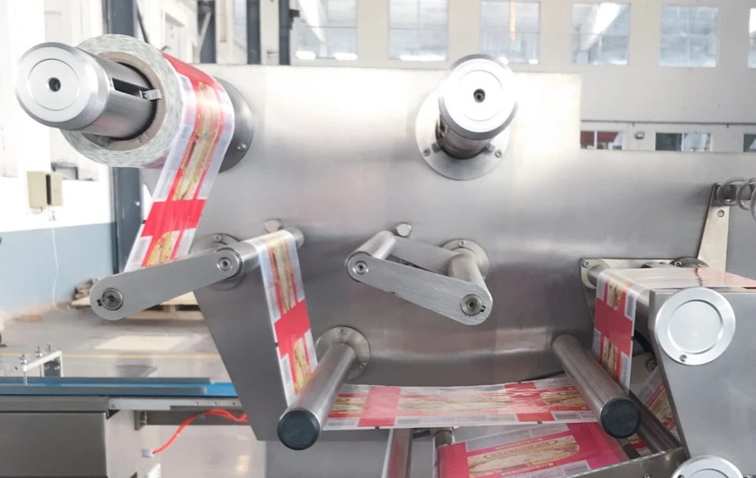Automatic Flow Pillow Wrapping Machine for Vegetables/Lettuce/Carrot/Chapati/Roti/Pizza Base/Cake/Fruit