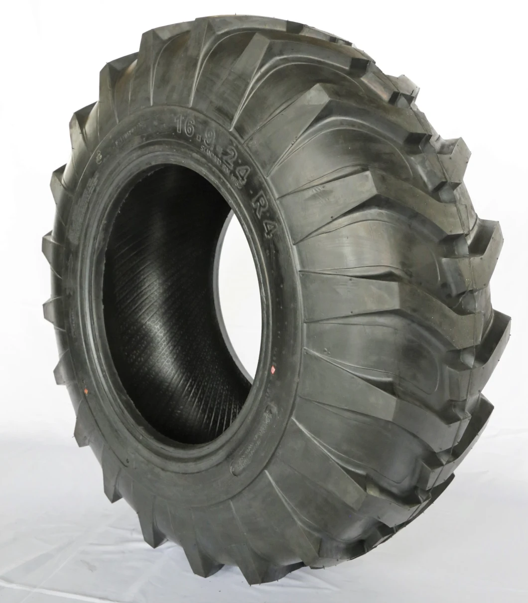 Industrial Backhoe, Loader, Grader, Tractor, Trailer Tubless Inflated Tire R-4 R4 Tyres 16.9-28