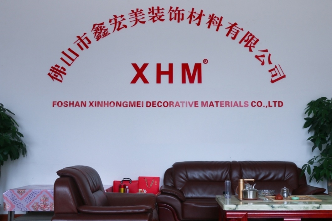 XHM Factory Wholesale Half Transfer Metal Emboss with Polyester Backing PVC Tablecloth/TableCover Plastic Wedding