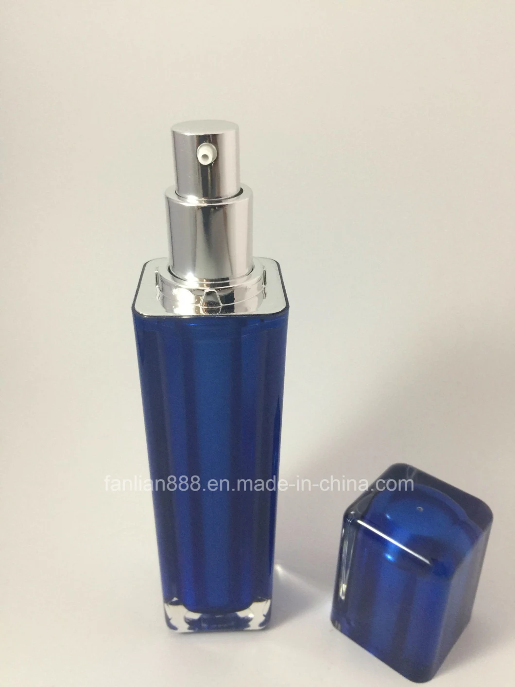 Acrylic Cosmetic Packaging Sets Lotion Bottles and Cream Jars