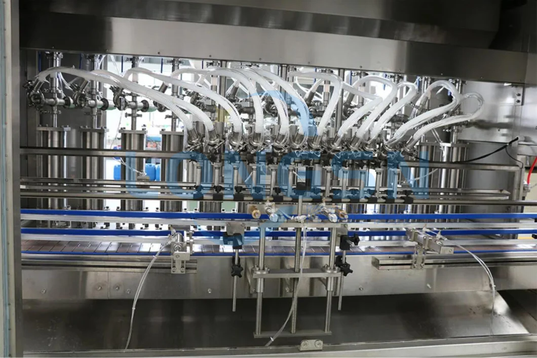 Automatic 4 Filling Heads Detergent Lubricating Oil Liquid Bottle Filling Machine