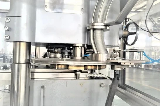 Aluminum Can Beverage Filling Sealing Packaging Machine / Juice Machine