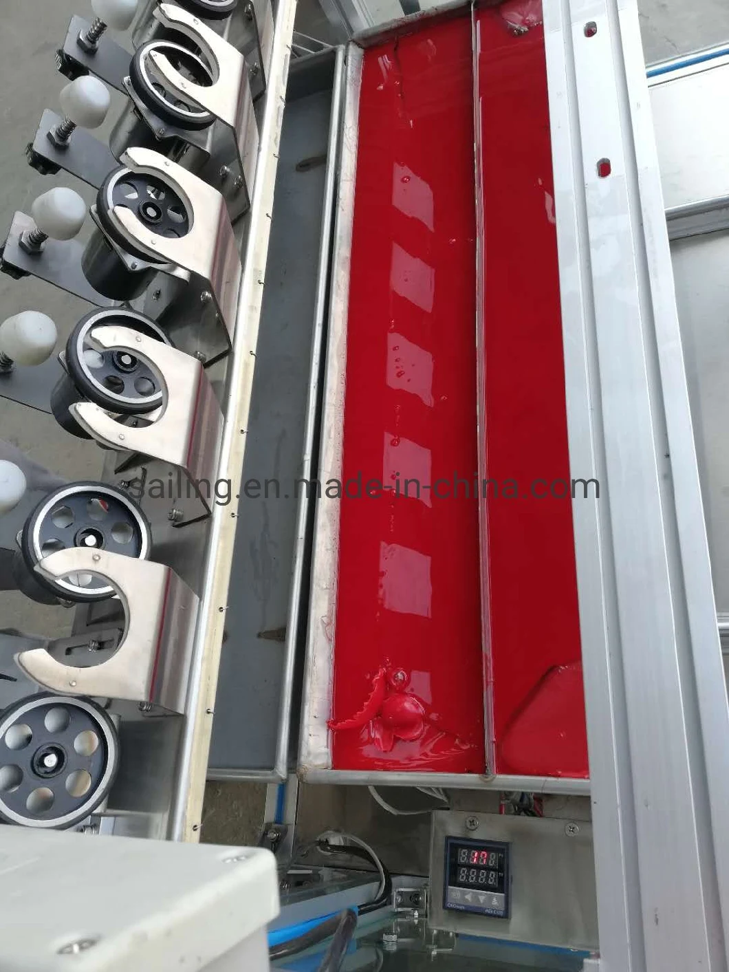 Sealing Bottle Equipment with Wax