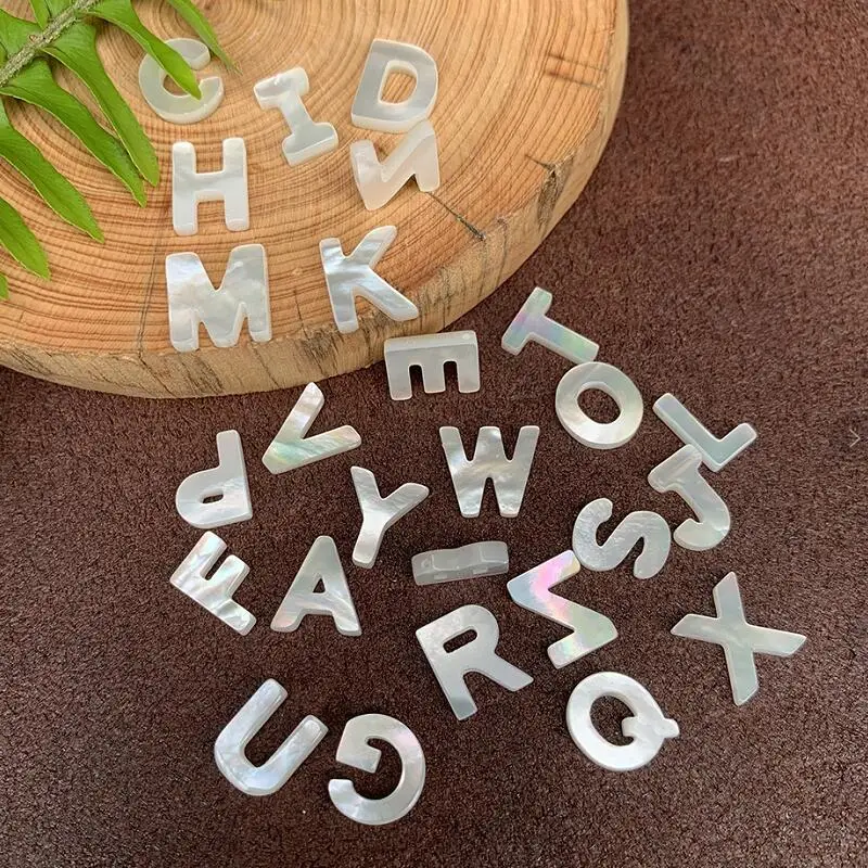Wholesale Natural Pearl Shell Letter DIY Jewelry Accessories 26 Alphabet Letter Pendant Charm