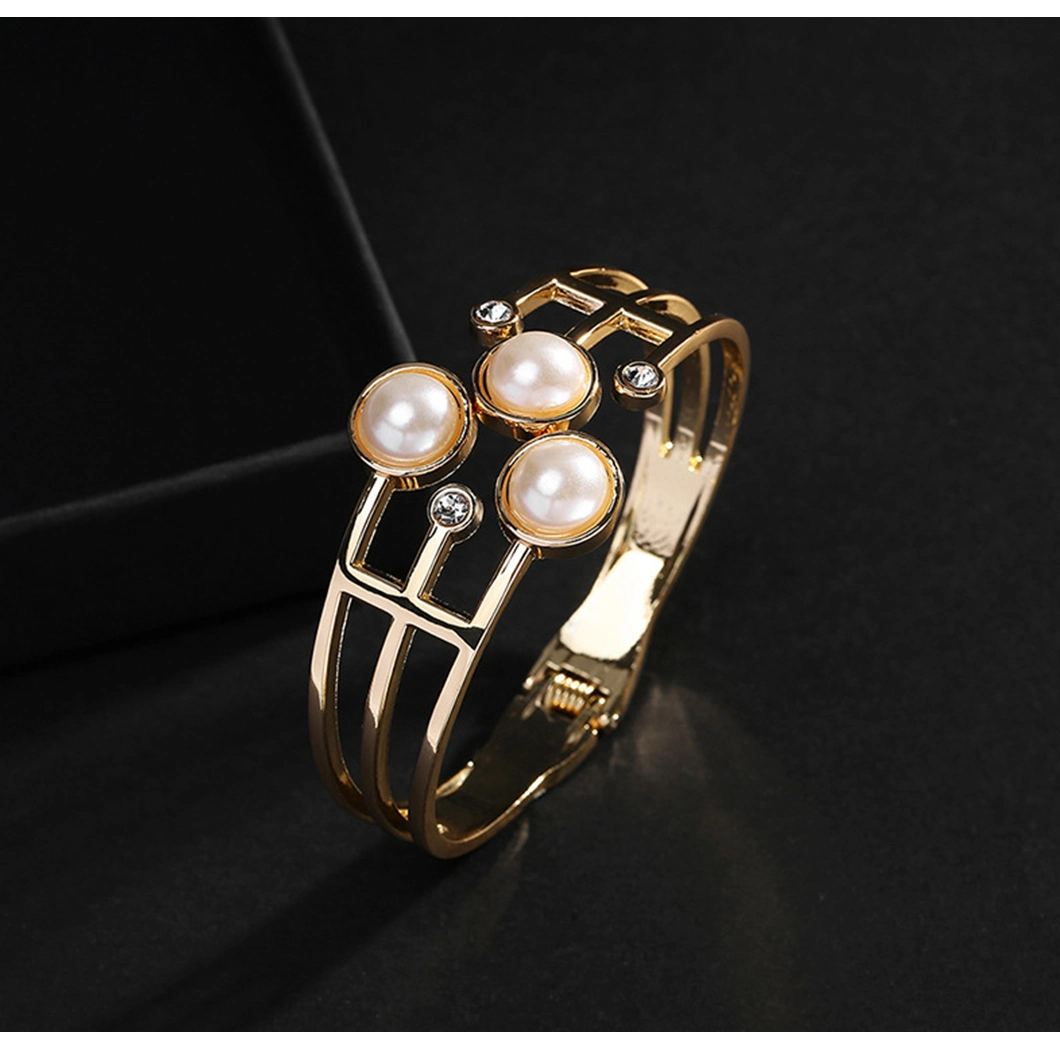 Factory Wholesale Fashion Zircon and Pearl Bracelet Ladies 925 Silver Brass 18K Real Gold Plating Bangle