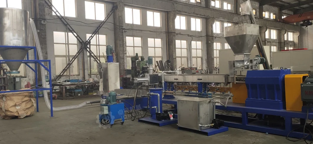 Plastic PP PE with Calcium Carbonate Mastbatch Twin Screw Extrusion Granulation Machine in Factory