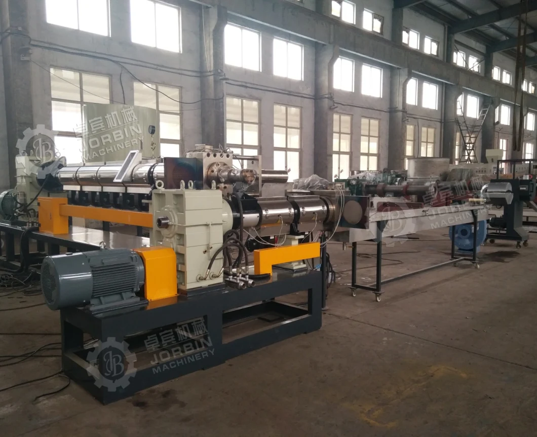 Plastic PP HDPE LDPE Film Flakes Two Stage Extruder Granulation Production Line with Side Force Feeder