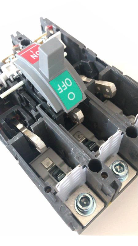 Industrial Circuit Breaker 3p 200/225/250A-25/35ka Moulded Case Circuit Breaker