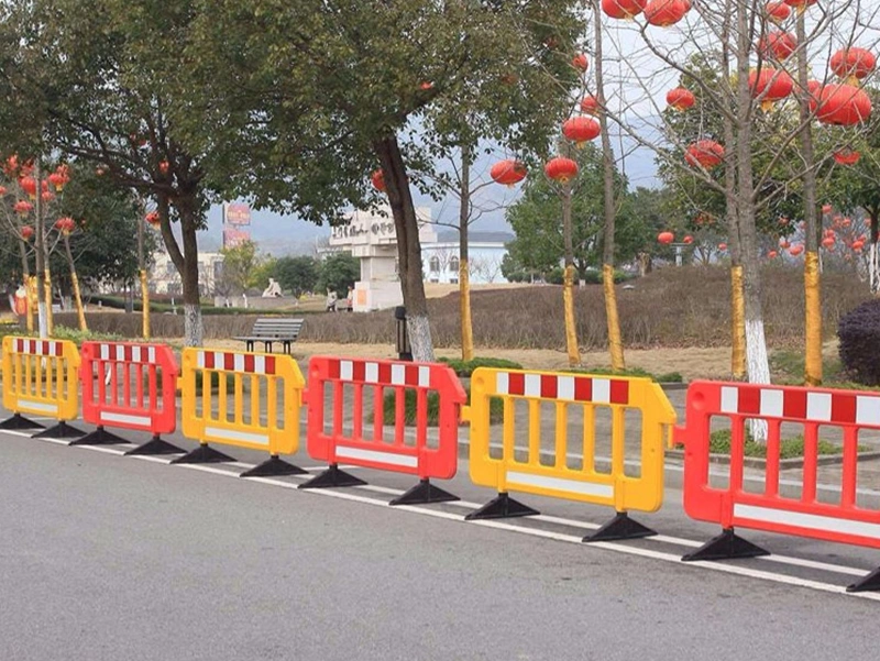 Plastic Pliable Red Yellow Wall Traffic Fence Barrier