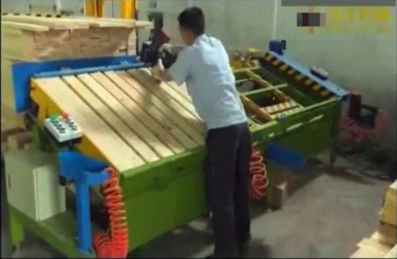 Manual Wood Pallet Nailing Table Machine with Stacking System