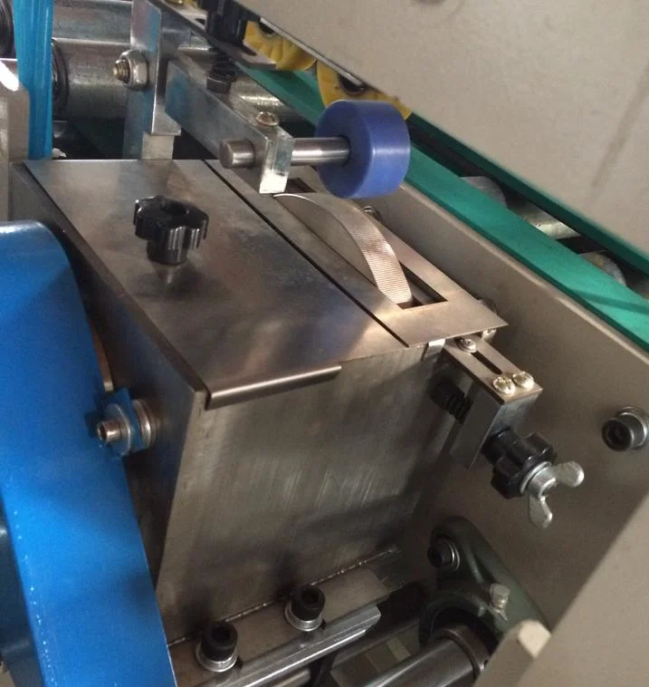 High Speed Semi-Automatic Lock Bottom Folding Gluing Machine with Ce (CLGD-1600)