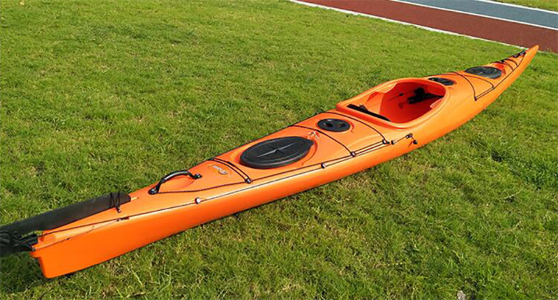 Outdoors New Product 5.0m LLDPE Single Sea Kayak Sit in Kayak