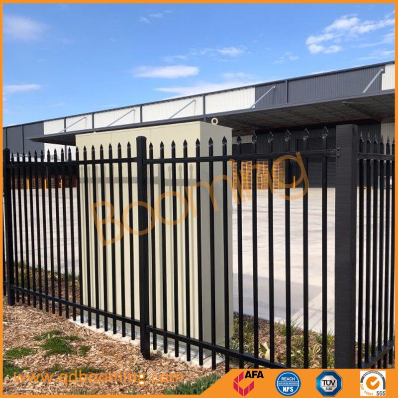 Horizontal Rails and Vertical Picket Steel Spear Fencing