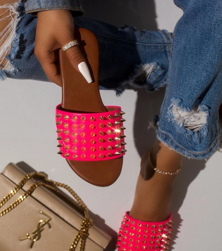 Fashion Shoes Women Slippers 2020, Flat Beauty Sandals, Ins Hot Rivet Cute Slippers