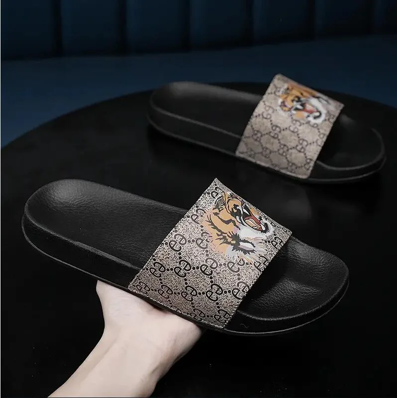 Branded Flat Breathable Slippers Lightweight Fashion Summer Outdoor House Slippers Sandals