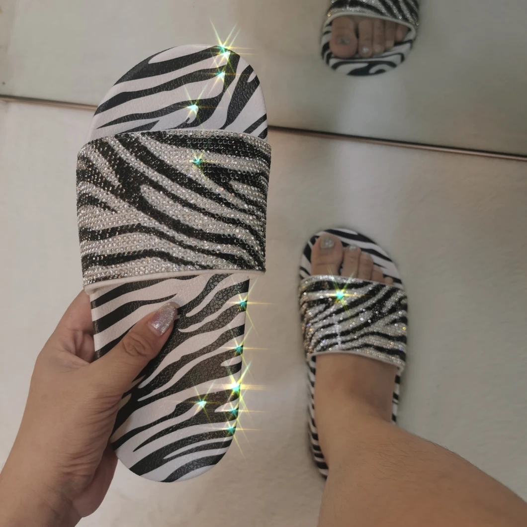 Fashion Striped Rhinestone Flat Sandals Slippers 2020 Lady Shoes Women Casual Outdoor Slippers
