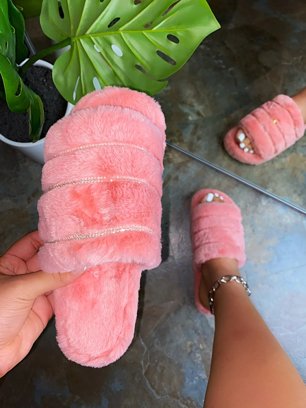 Wholesale Fashion Lady Fur Slides, Beauty Womens Indoor Sandals, Plush Slippers