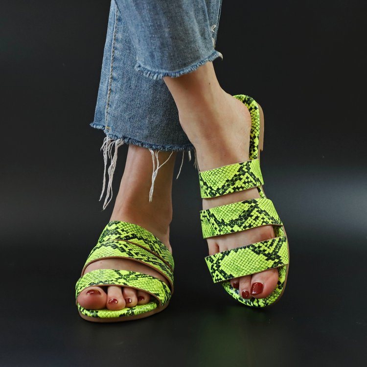 Snake Print Women Fashion Slippers, Laides Rubber Slippers, Wholesale Price Sandals for Girls