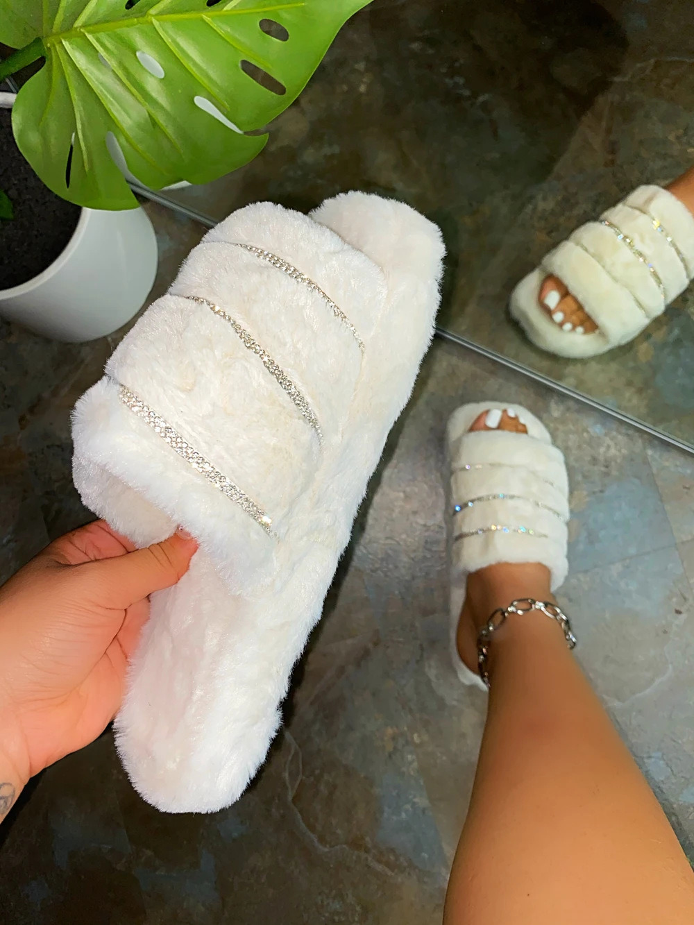 Wholesale Fashion Lady Fur Slides, Beauty Womens Indoor Sandals, Plush Slippers