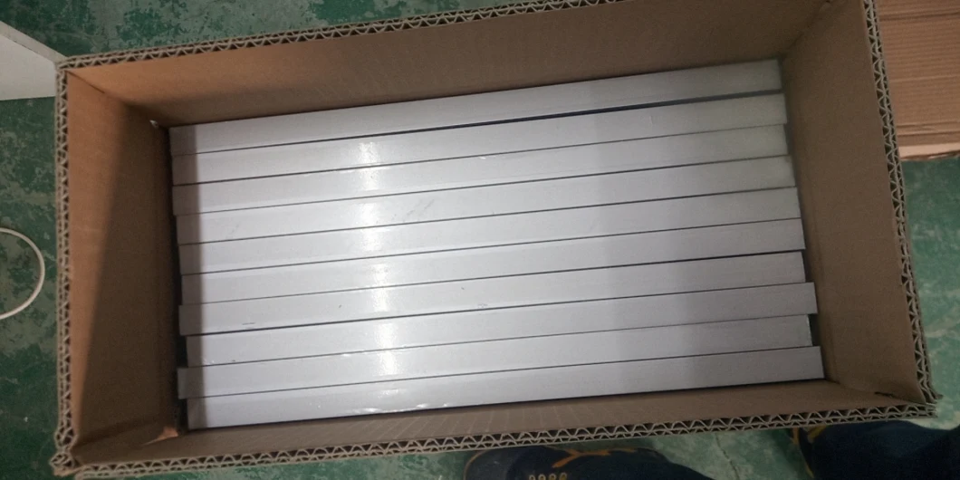 Factory Price Grade a 10W/18V High Efficiency Poly or Mono Solar Panel with High Effiency