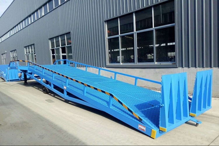 Mobile Dock Levellers Hydraulic Yard Container Unloading Ramp for Trailers