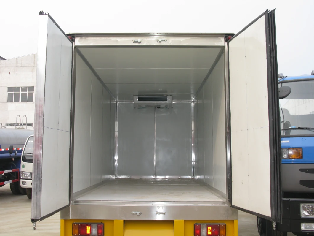 China Truck 5 Tons Small Refrigerator Box Truck Light Freezer Refrigerated Truck