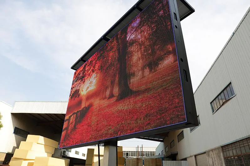 P5 Outdoor Video Advertising LED Screen Trailer with Solar Panels