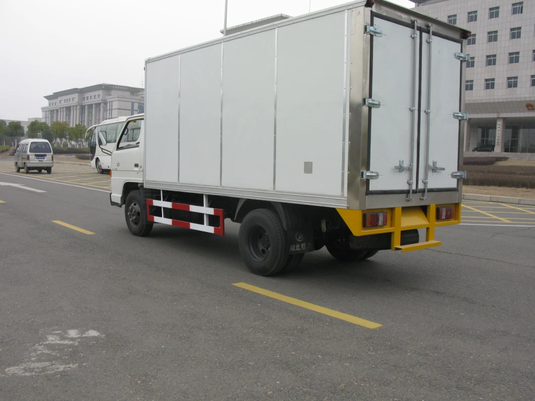 China Truck 5 Tons Small Refrigerator Box Truck Light Freezer Refrigerated Truck