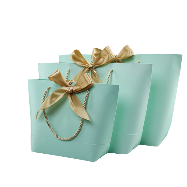 Paper Shopping Gift Bag Hot Selling Packaging Bag with Ribbon for Shopping Clothes and Gift