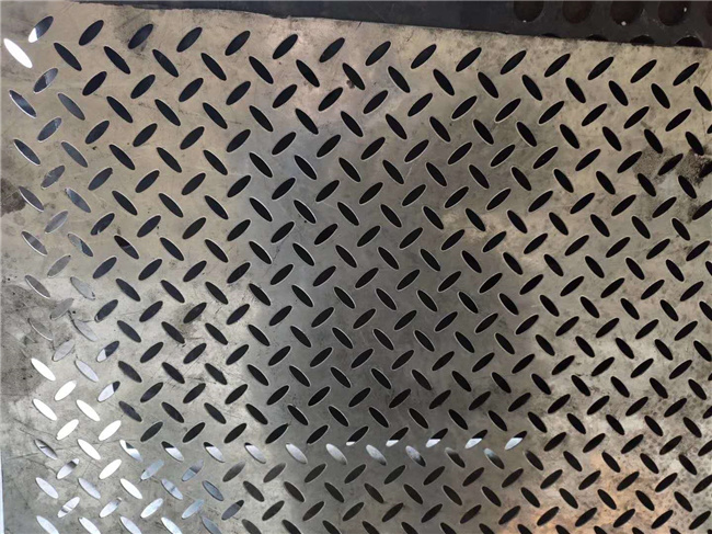 Yq Galvanized Steel Perforated Sheet Metal Mesh