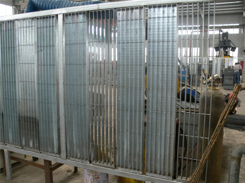 Galvanized Stainless/Carbon Steel Wire Fence Mesh Cunstomized Good Price