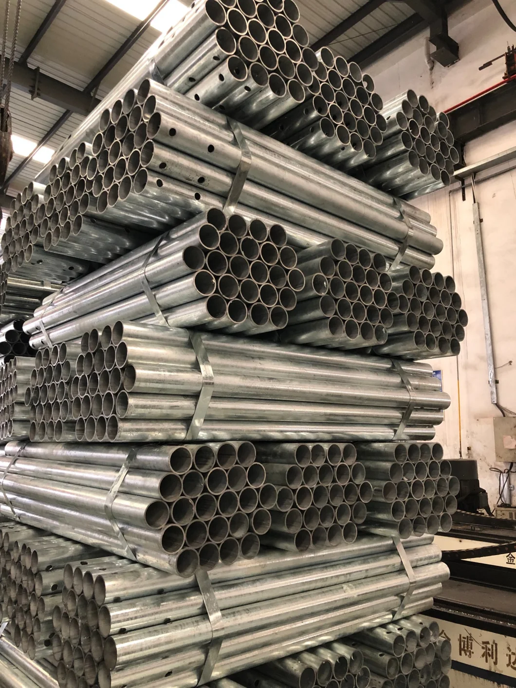 Factory Directly Mild Steel ASTM A53 ASTM A500 Sch10 Sch40 S235jrh S355joh ERW Hot Dipped Galvanized Steel Pipes for Greenhouse / Fencing / Water Tubes