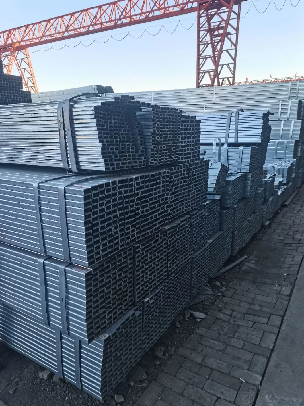 Hollow Iron Galvanized Steel Pipe/2X2 Square Pipe/Gi Square Section Pipe