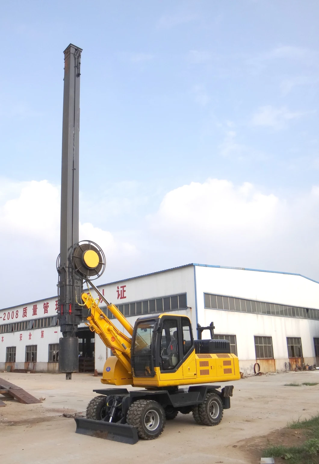 18m Multi-Functional Hydraulic Wheeled Four-Wheel Mounted Foundation Drilling Rig