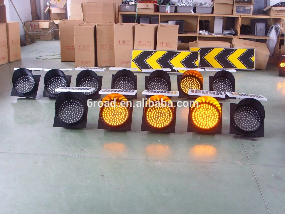 Solar Panel Polisilicon Yellow Traffic Light 95PCS LED Solar Warning Light Flashing Traffic Signal